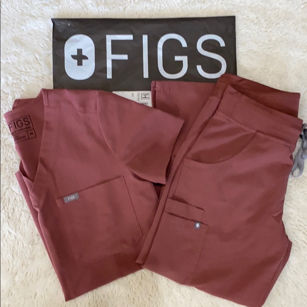 Figs mauve set